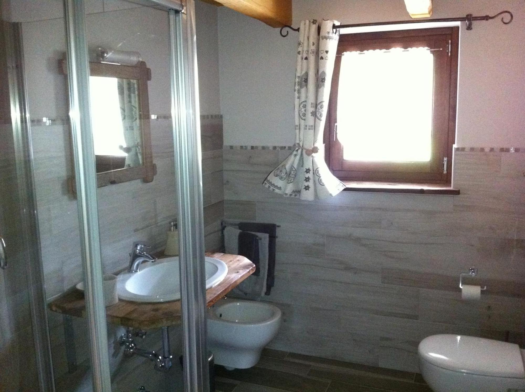 Alpe Rebelle Bed and Breakfast Bionaz Εξωτερικό φωτογραφία